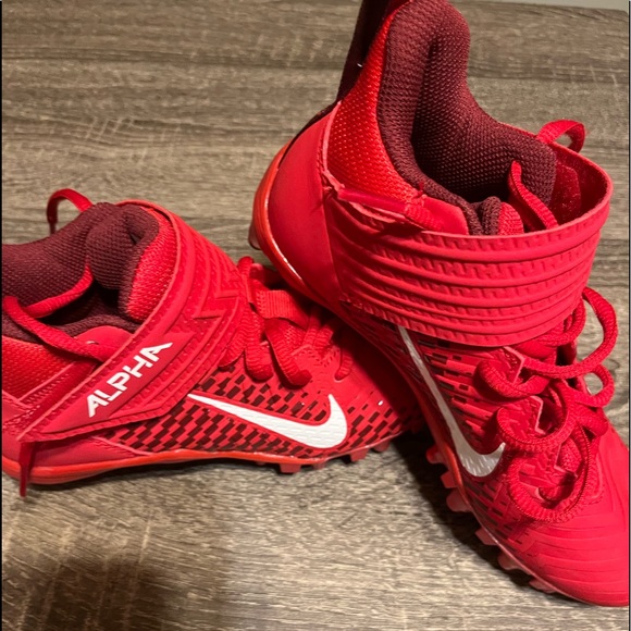 Nike ACG Other - Nike football cleats, size 1y